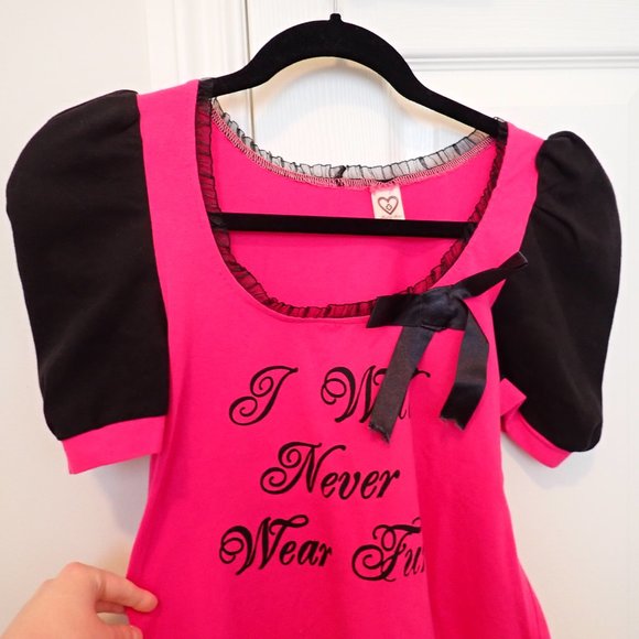 Adorable pink Lolita-style animal rights t-shirt - Picture 2 of 3